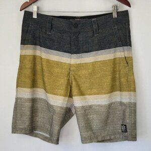 ZeroXposur Anton Colorblock Beach 2 Street Hybrid Shorts Gray/Green Size Medium